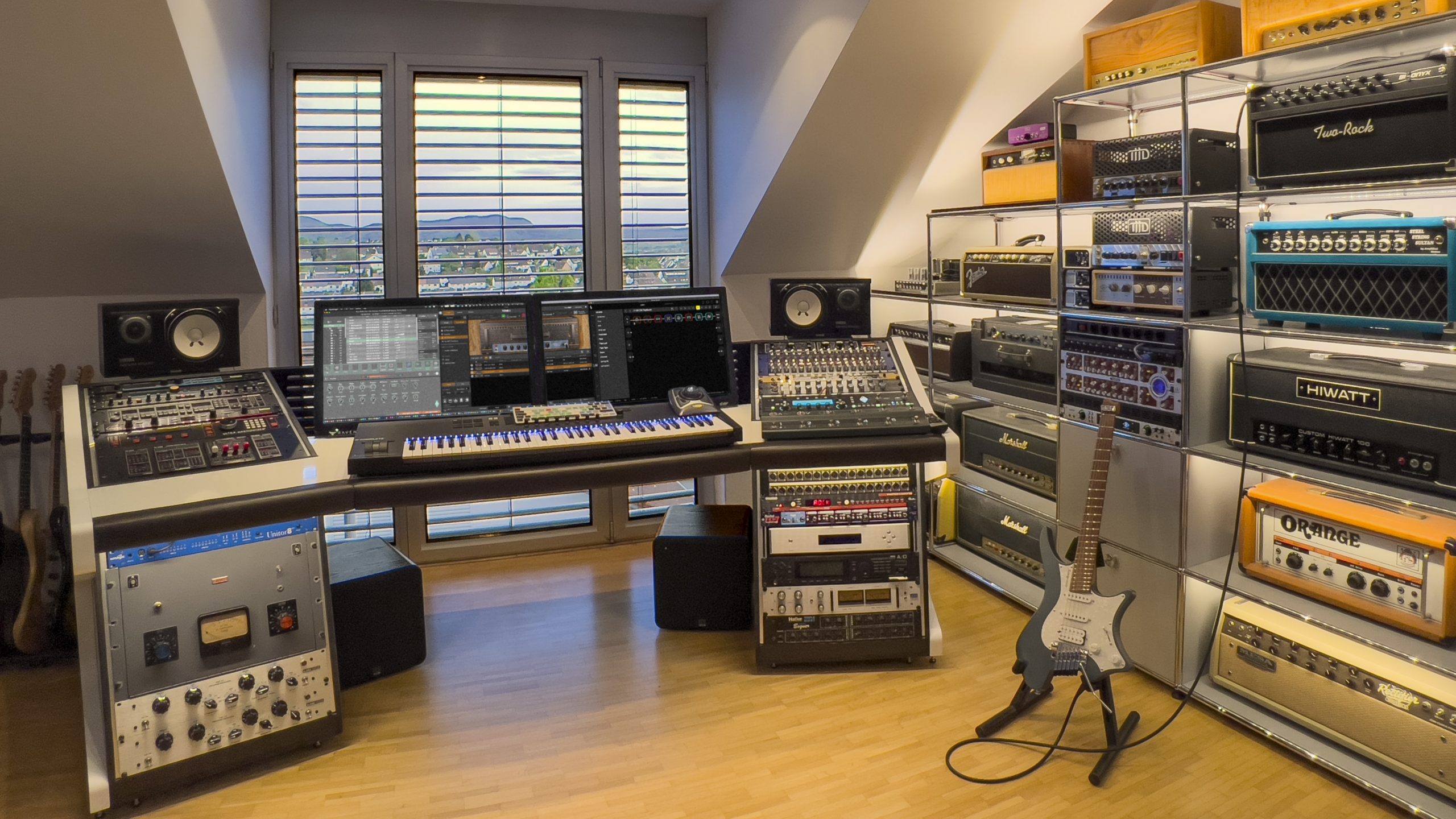 Capturing-Studio mit Amp-Head Regal